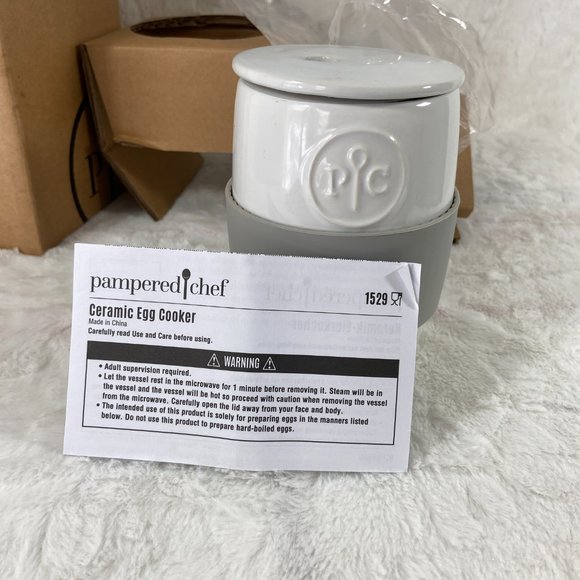 New Pampered Chef Ceramic Egg Cooker #1529 - New in Box - Picture 4 of 7